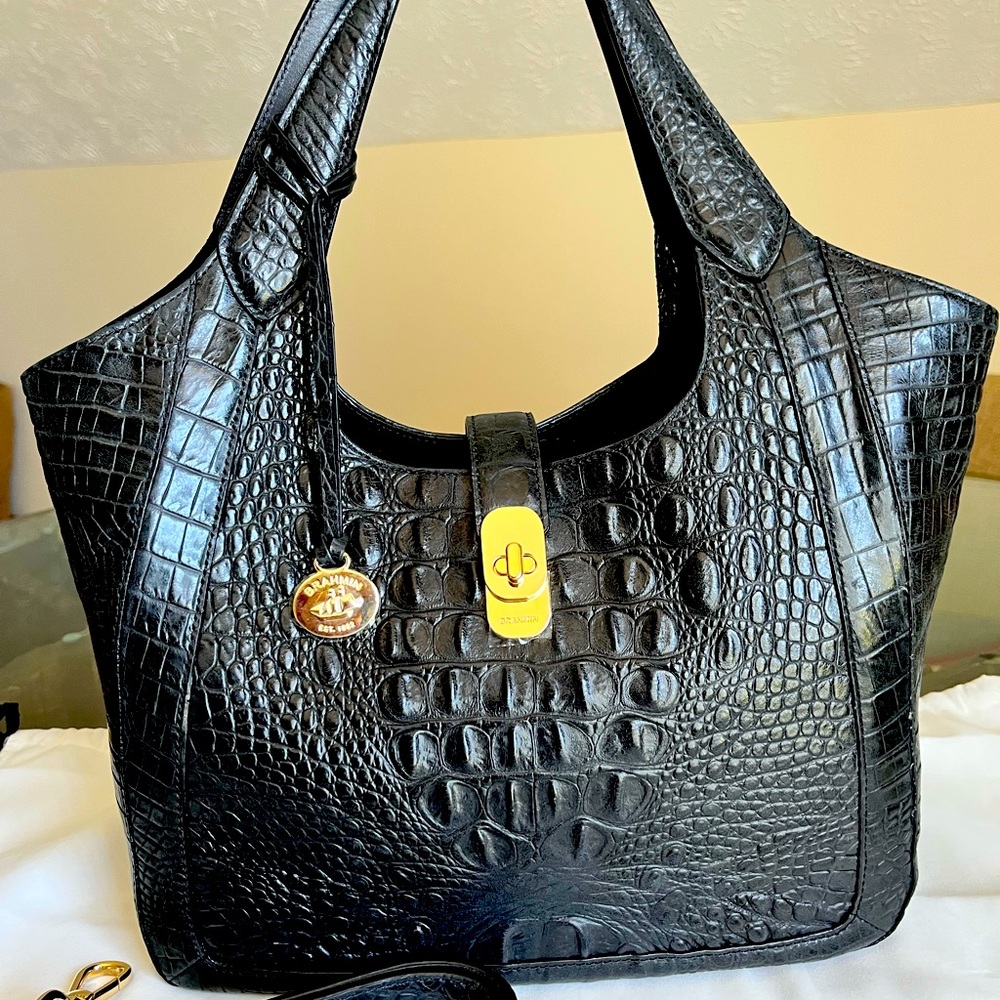 🖤EUC! Brahmin Small Carla Black Barlow in Soft Embossed Leather🖤